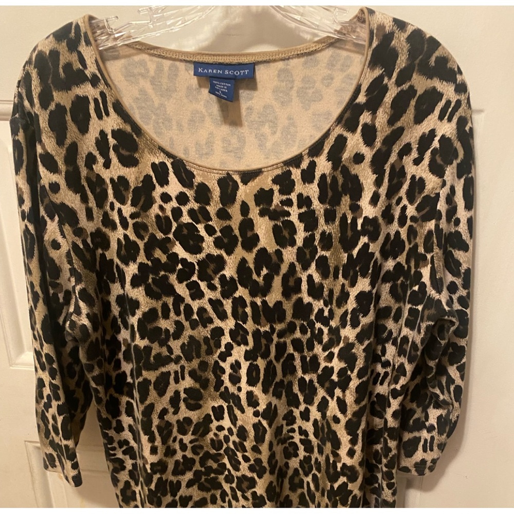 🎈🎈SOLD 🎈🎈KAREN SCOTT animal print top - Picture 2 of 8